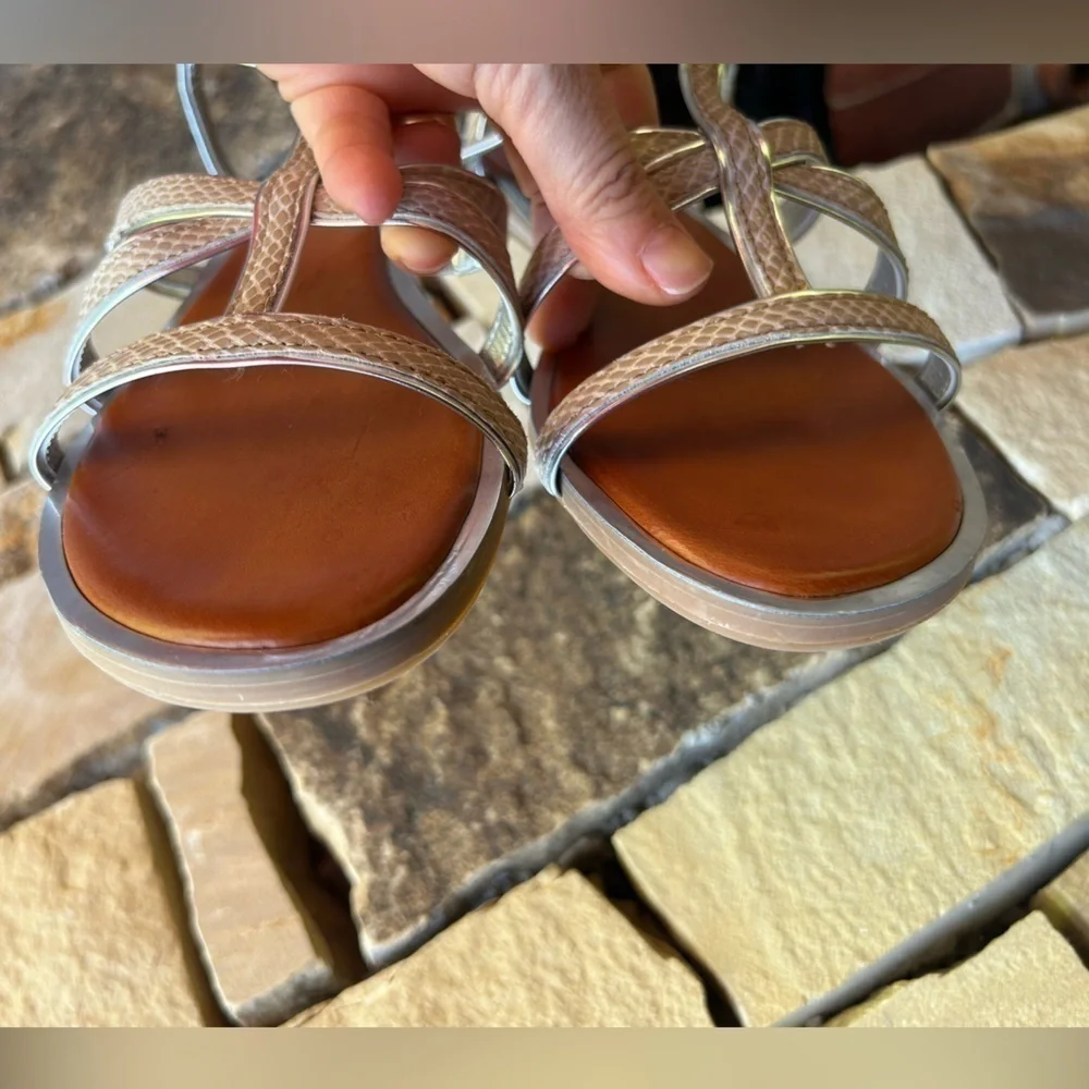 Gianni Bini strappy silver & tan sandals Sz-7.5M. C